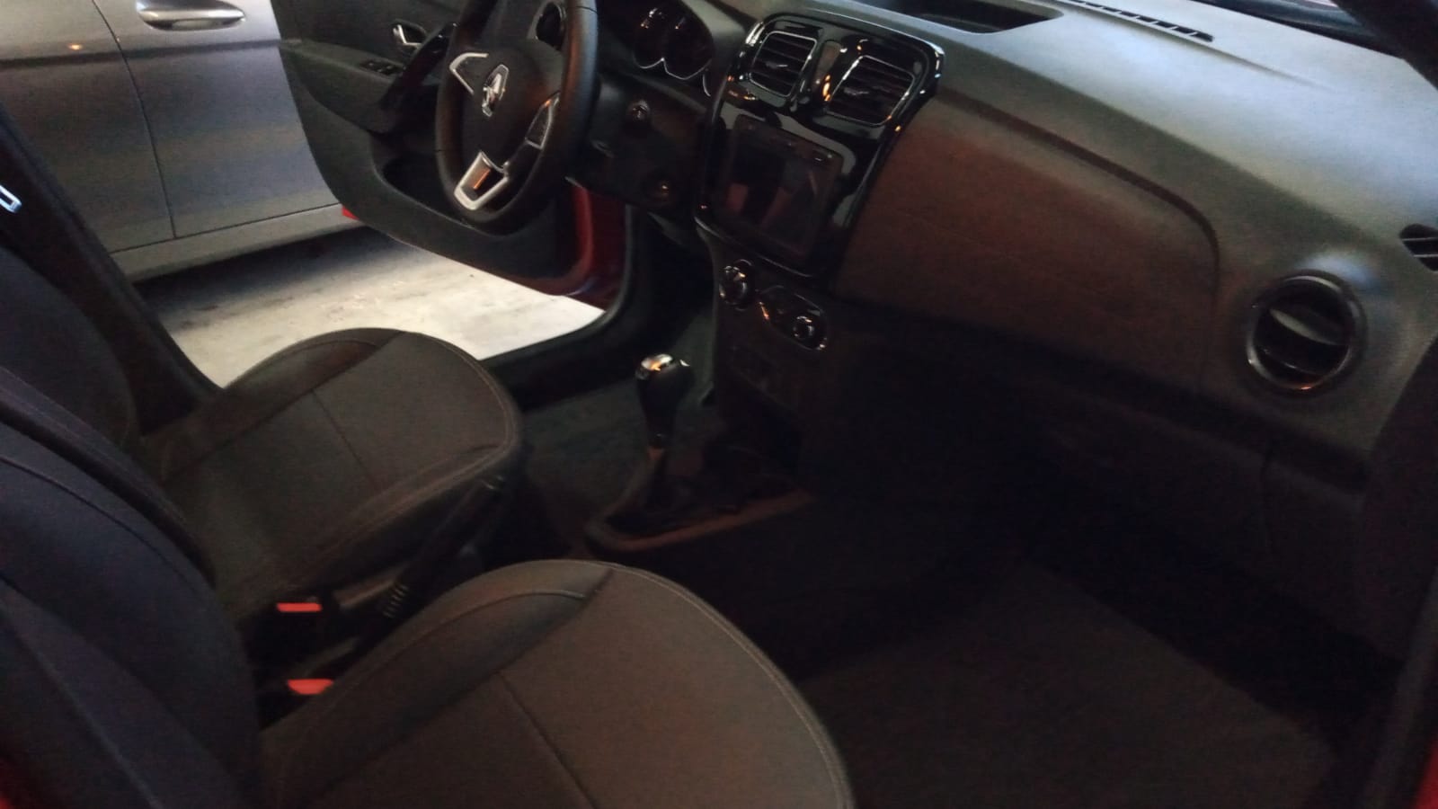 DM Multimarcas RENAULT SANDERO STEPWAY 1.6 ICONIC AUT 2024