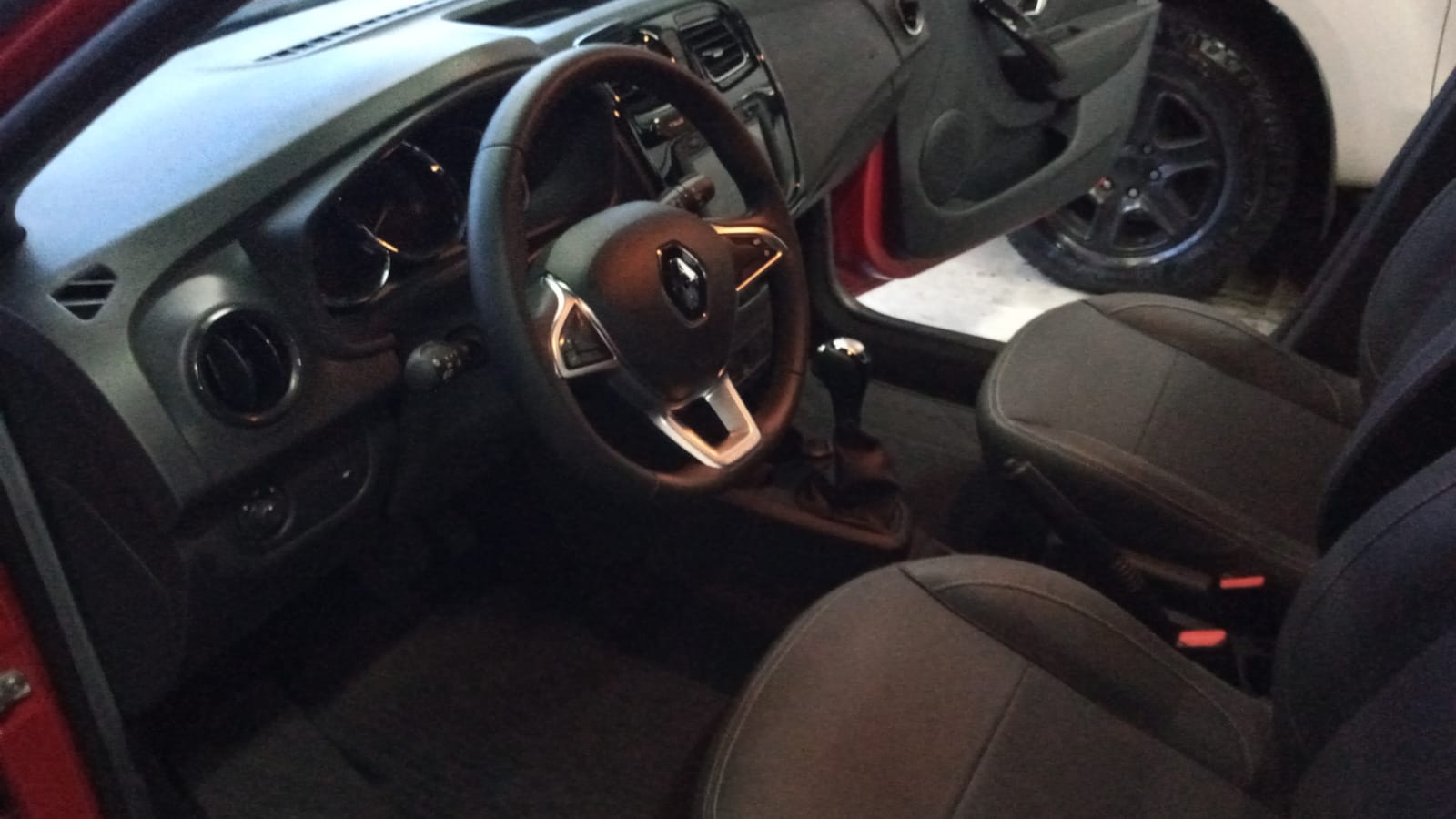 DM Multimarcas RENAULT SANDERO STEPWAY 1.6 ICONIC AUT 2024