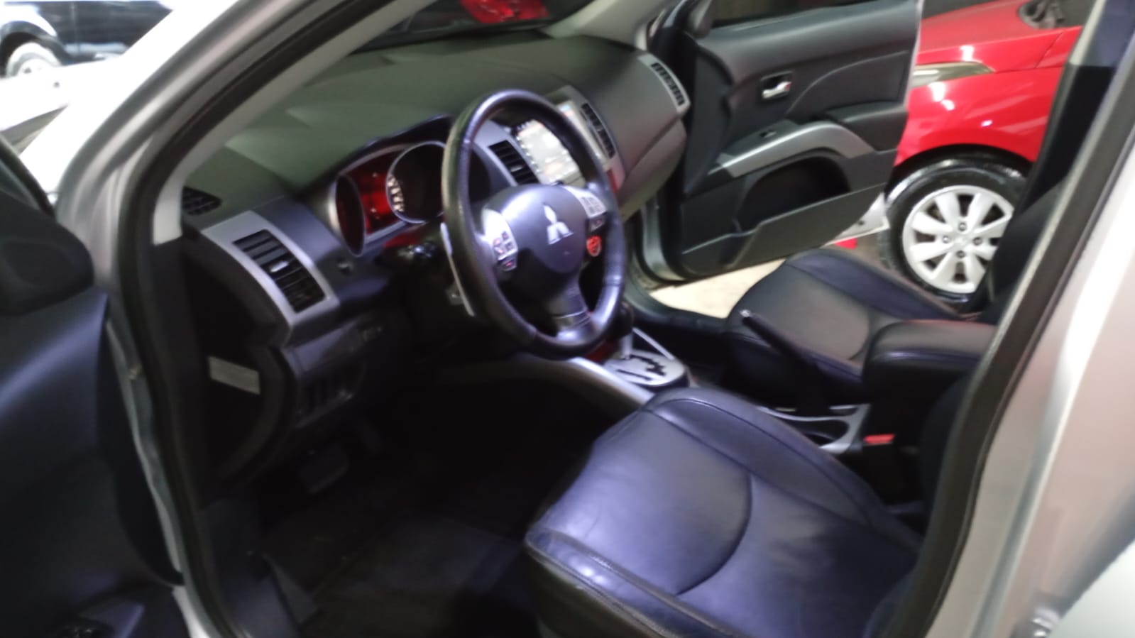 DM Multimarcas MITSUBISHI OUTLANDER 2.0 2012