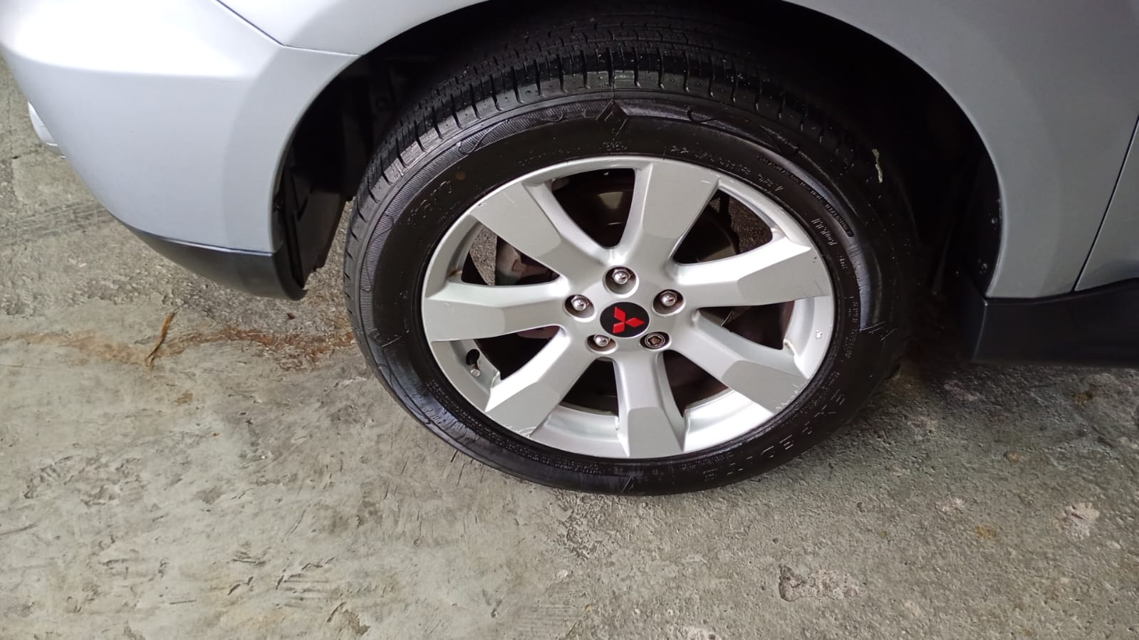 DM Multimarcas MITSUBISHI OUTLANDER 2.0 2012