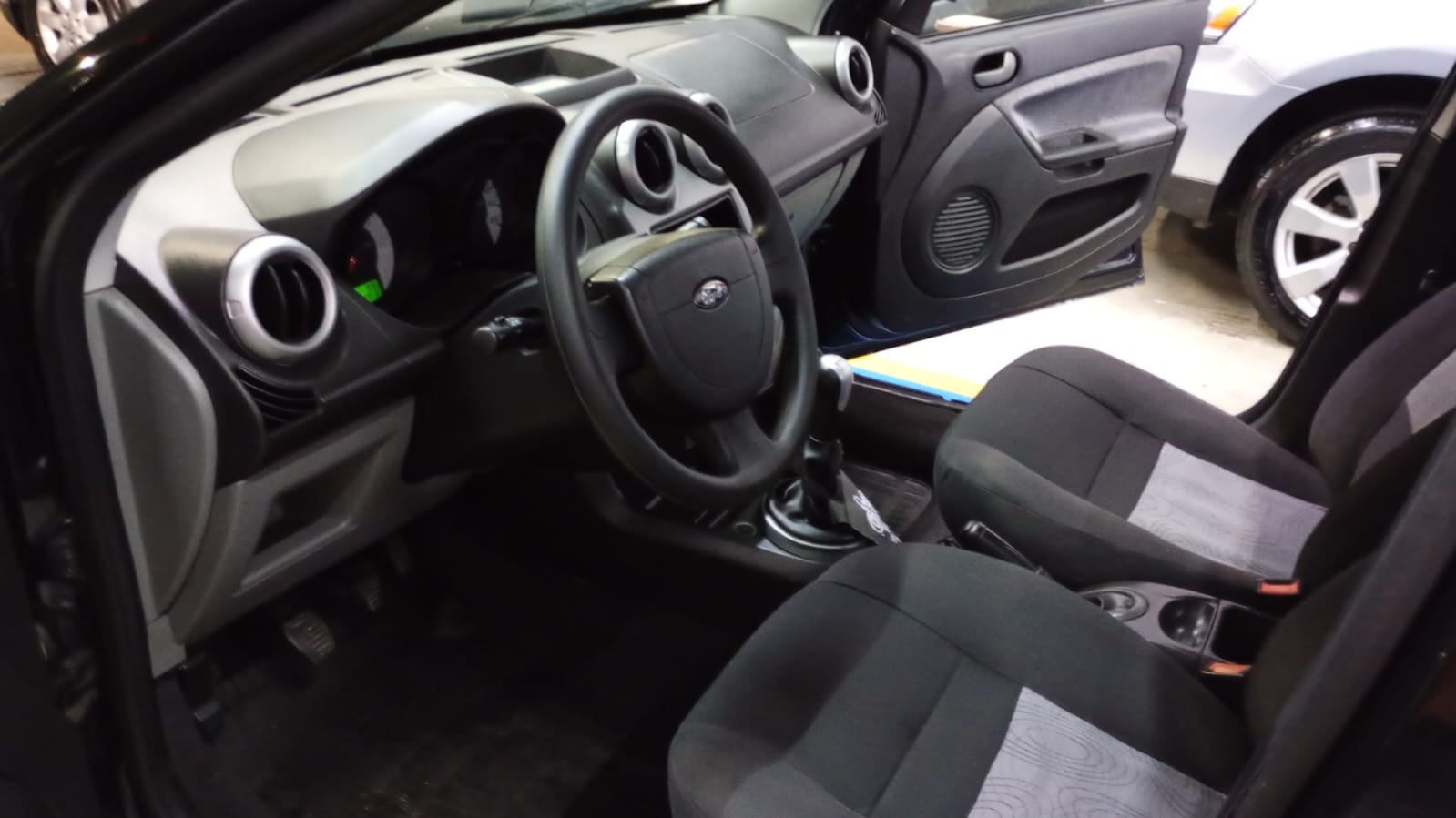 DM Multimarcas FORD FIESTA SEDAN 1.6 FLEX 2009