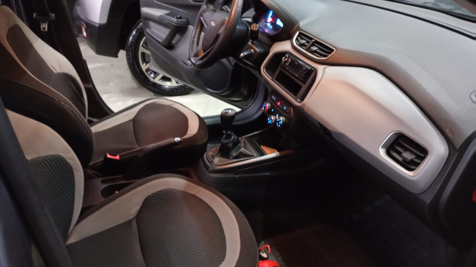 DM Multimarcas CHEVROLET ONIX LT 1.0 2015