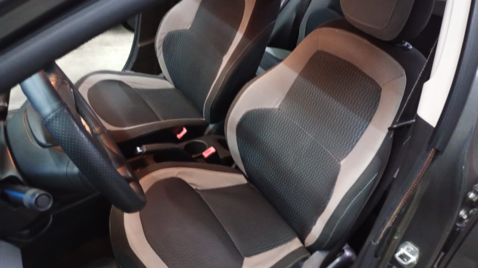 DM Multimarcas CHEVROLET ONIX LT 1.0 2015