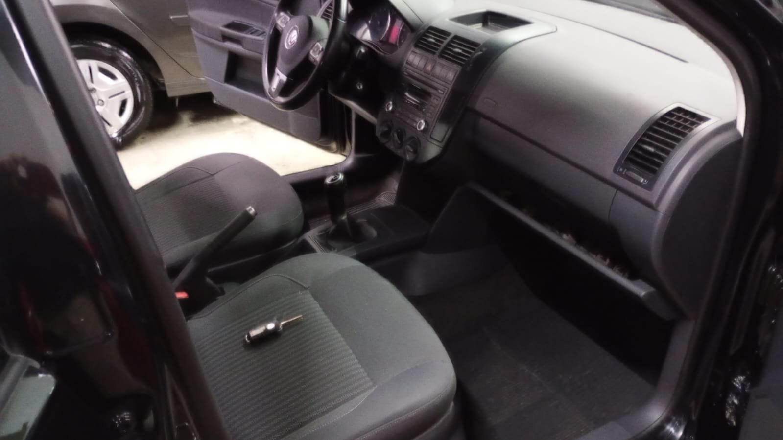 DM Multimarcas VOLKSWAGEN POLO 1.6 BLUEMOTION 2014